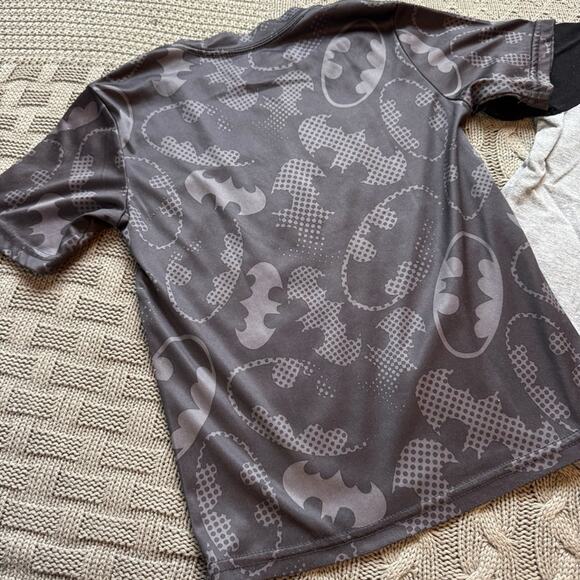 Batman Tee Bundle ~ 6/7 Small - Picture 9 of 10